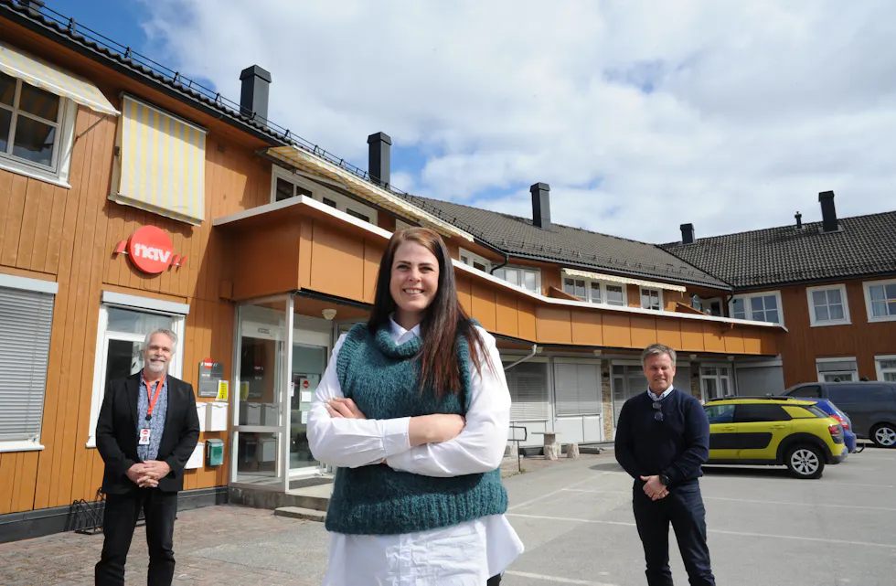 RETTLEIARAR: Nav Midt-Telemark og Nome bidrar gjerne med økonomisk rettleiing for folk som er råka av pandemi og permitteringar. F.v. Rolf Eikeland, Therese Mikkelsen og Arne Morten Berntzen.